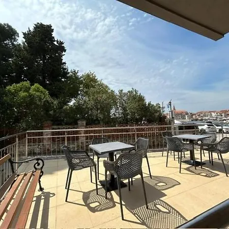 Vandrarhem Hostelum *