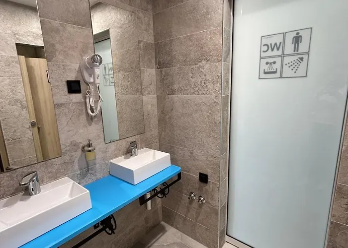 Hostel Hostelum Ουμάγκ