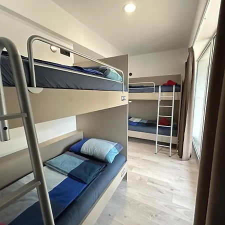 Hostelum *